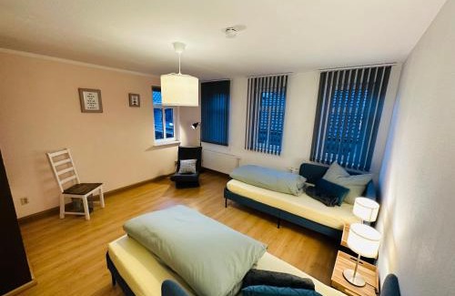 Suhl Apartment | Quartier48 - 2 Stadtapartments oder das ganze Haus bis 9 Personen