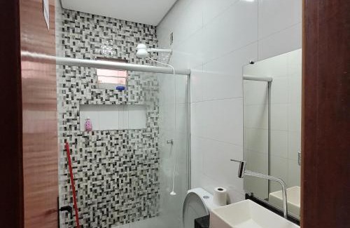 Maraba Hotel | Quarto 6 econômico próximo do aeroporto ar condicionado cama de casal