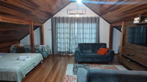 Italia Apartment | Quarto Chalé aconchegante em Casa da Família Anton próximo ao aeroporto