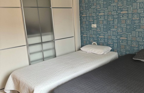 Oeiras Apartment | Quarto Duplo com Piscina Junto a Lisboa e Caxias