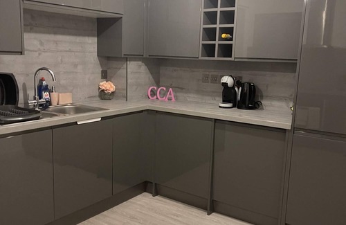 Cambridge Apartment | Quartz Apartment in Cambridge