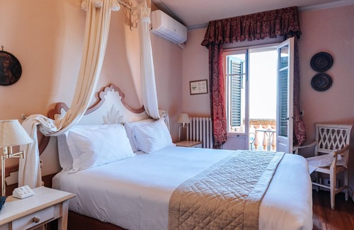 Montopoli in Val d'Arno Hotel | Quattro Gigli Palace