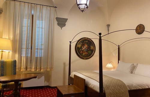 Montopoli in Val d'Arno Hotel | Quattro Gigli Palace