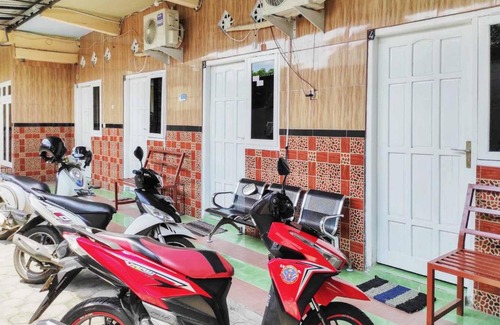 Kediri Hotel | Queen Asri Mitra RedDoorz