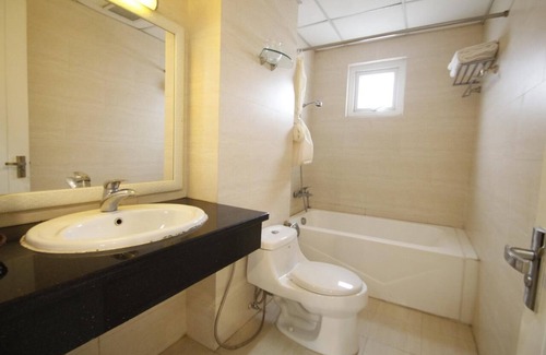 Ben Nghe Hotel | Queen Central Apartment Hotel