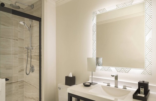 Uptown Sedona Hotel | Queen Courtyard Getaway, Amara Resort, Tranquil Creek Setting, Free Parking