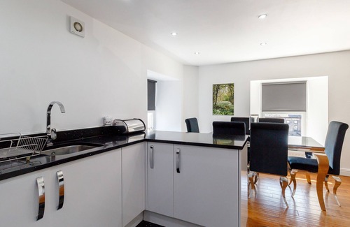 Eastgate Apartment | QUEEN ELIZABETH SUITE, family friendly in Stanhope