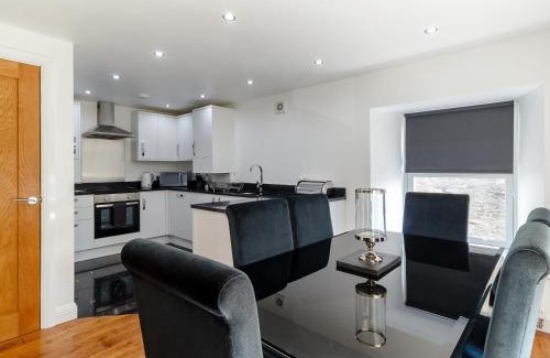 Eastgate Apartment | Queen Elizabeth Suite