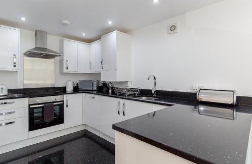 Eastgate Apartment | Queen Elizabeth Suite