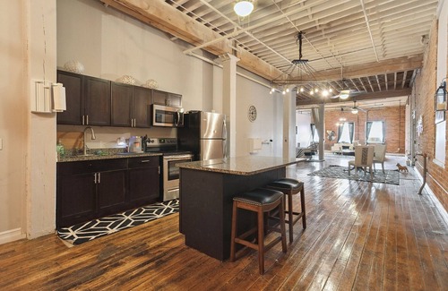 Detroit Apartment | Queen G Investments 1 Bedroom Apts by RedAwning