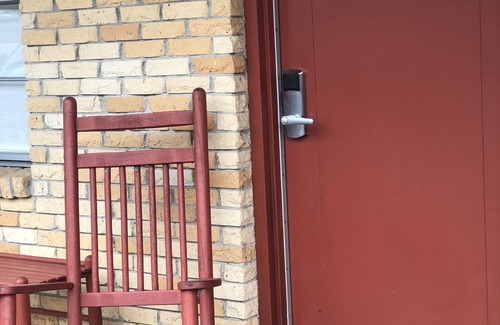 Mount Ida Apartment | Queen Guest Room located at the Joplin Inn at the entrance to Mountain Harbor, just 2 1/2 miles from Lake Ouachita. by RedAwning