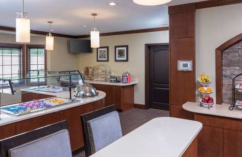 Canton Condo | Queen Suite | Free Daily Breakfast, Shared Hot Tub + Pool
