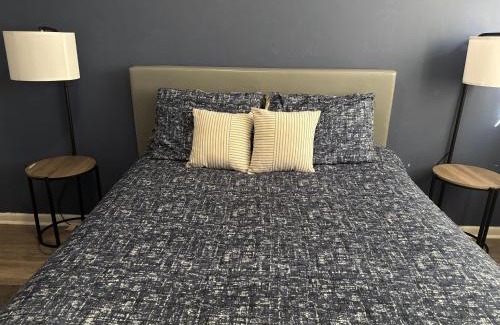 Jonesboro House | Queen Suite - Hot Tub - Home Theater - WiFi