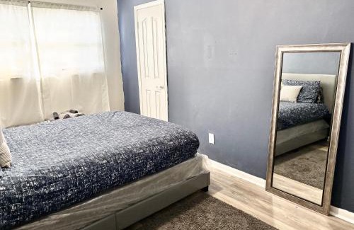 Jonesboro House | Queen Suite - Hot Tub - Home Theater - WiFi