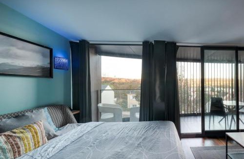 Clichy-Sous-Bois House | Queen Suite with Balcony and Private Spa Access 21h30-23h30