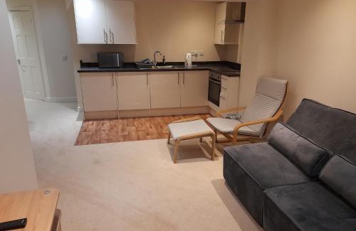 Trafford Apartment | Queens One