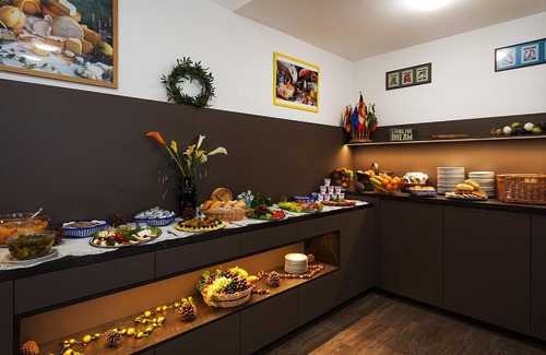 Charlottenburg Hotel | Queens Park Hotel
