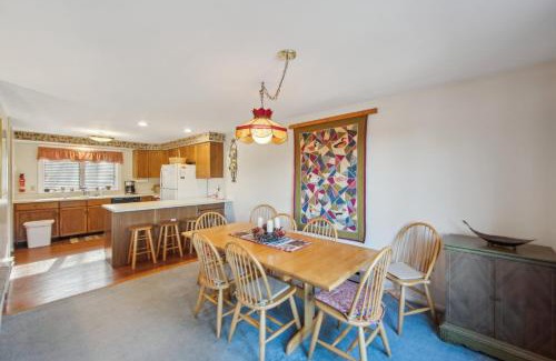 North Creek House | Quick Silver 9D - Comfy Townhome for All Seasons