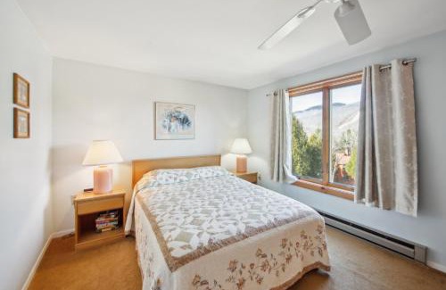 North Creek House | Quick Silver 9D - Comfy Townhome for All Seasons