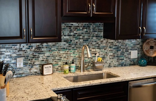 Disston Heights House | Quiet 2 BR House near Downtown and the Beaches!