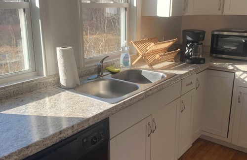 Cheshire Apartment | Quiet 2bd Townhome apt in the heart of Cheshire. Backyard.