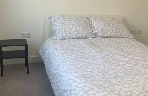 Park Royal Apartment | Quiet 2BR Flat, secured block, ideal location