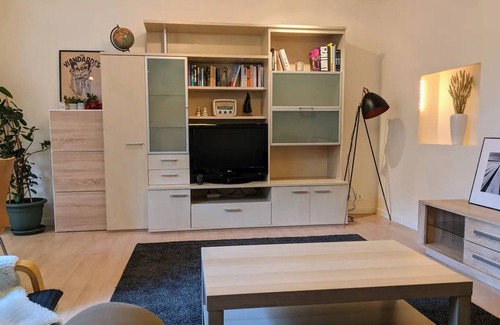 Centre-ville House | Quiet and cosy townhome in Paris