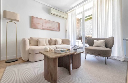 Ibiza Apartment | Quiet and cozy apartment with terrace close to Retiro Park