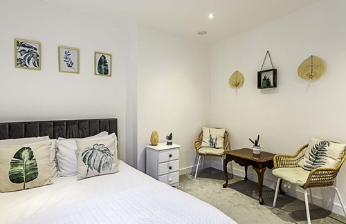 Camberwell Green House | Quiet and Spacious Four Bedroom House