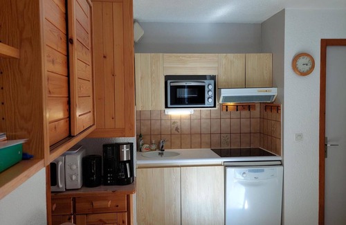 Chamonix City Centre Apartment | Quiet Apartment Near Chamonix Center, Private Garage, Ski Locker