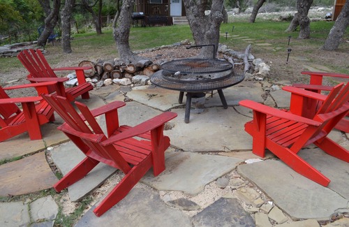 Kerrville Cabin | Quiet Cabin in the Country, 15 minutes from Fredericksburg, Pet Friendly