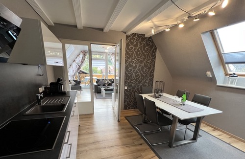 Dahn Apartment | Quiet, central location overlooking the Jungfernsprung and family friendly.