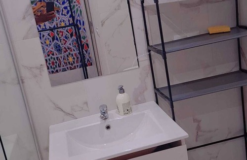La Courneuve Apartment | Quiet, comfortable studio 1 minute from the tramway