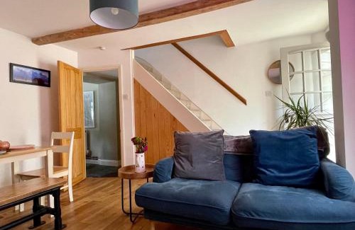 Coltishall Apartment | Quiet & Cosy 2-Bedroom Cottage in Coltishall