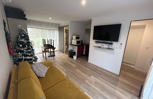 Mensignac Apartment | Quiet country apartment with Clim