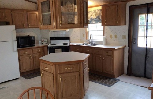 Ten Mile House | Quiet country home to fulfill your desire for relaxation and tranquility!