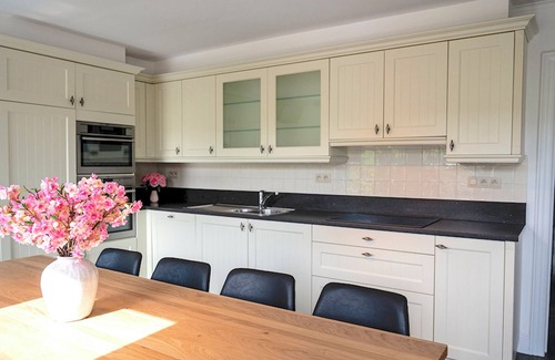 Boekendries House | Quiet country house with a meadow