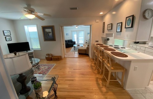 St. Marys Cottage | QUIET & COZY Coastal Cottage, walkable to St. Marys waterfront