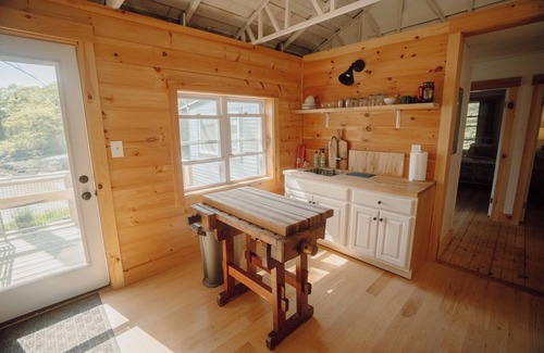 Bremen Cottage | Quiet & cozy ocean-side hideaway. Pet friendly!