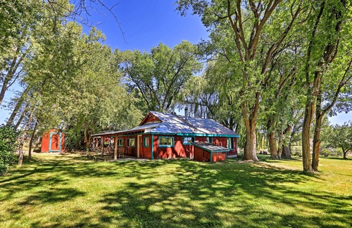 Durango Cottage | Quiet Durango Farmhouse w/Beautiful Yard & Gazebo