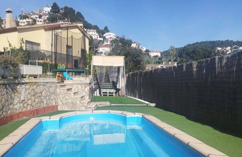 Santa Susanna Ski Chalet | Quiet Escape with Stunning Sea Views