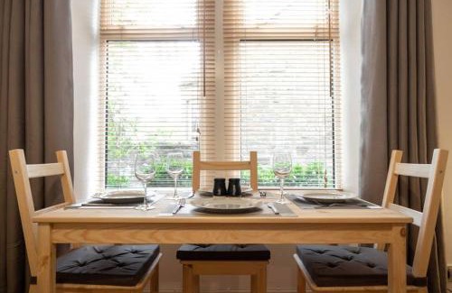 Dundee Apartment | ☆ Quiet Ground Floor Apartment Near University ☆