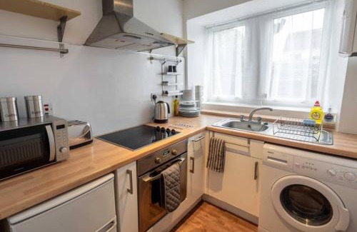 Dundee Apartment | ☆ Quiet Ground Floor Apartment Near University ☆