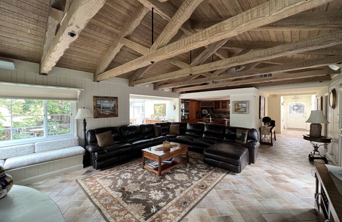 Del Monte Forest House | Quiet Home Near Greenbelt; Easy walk to Ocean