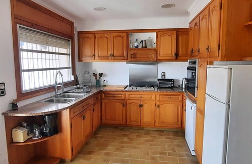 Llanca Villa | Quiet house with garden, 4 bedrooms, near the beach in Llançà