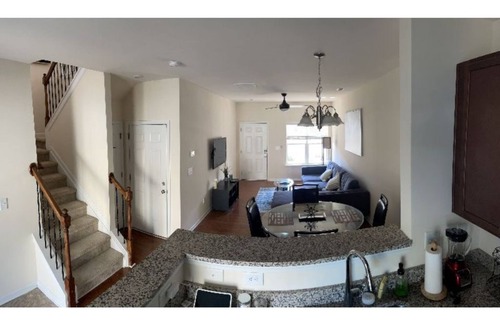 Steele Creek House | Quiet Modern Space Close to Outdoor Activities