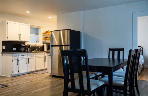 South Tacoma Apartment | Quiet neighborhood, Central location