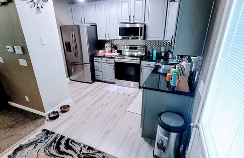 Chalco House | Quiet neighborhood nHuge king bed