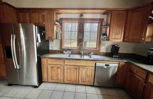 East Stroudsburg Ski Chalet | Quiet Poconos Chalet, Sleeps up to 12, Close to Skiing, Hiking, Wineries & More.