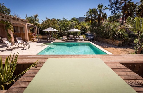 Saint-Cyr-sur-Mer Villa | Quiet Provencal property, private heated pool, 8-9 people, 3 km from the sea